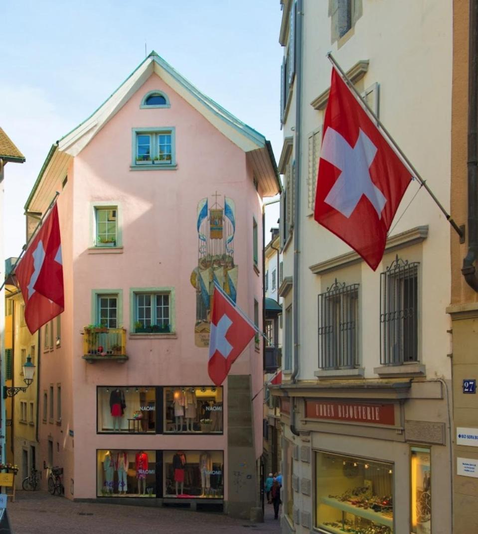 Pedestrian Area Close To Bahnhofstrasse Zúrich Exterior foto